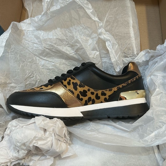 Michael Kors Leopard/Cheetah Sneakers NIB - Picture 3 of 4